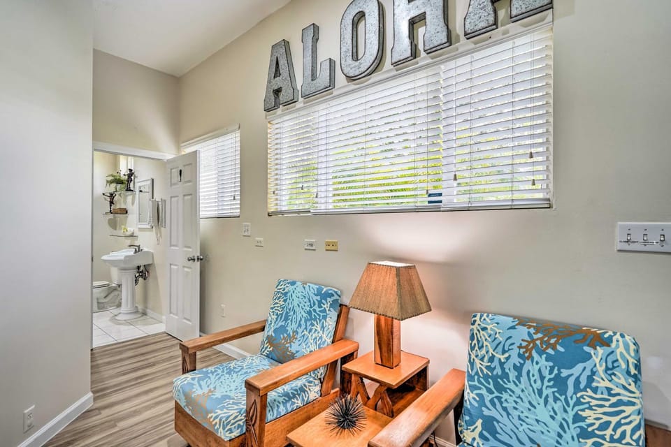 Sunny Kailua Home w/ Covered Lanai 1 Mi to Beach! House in Kailua