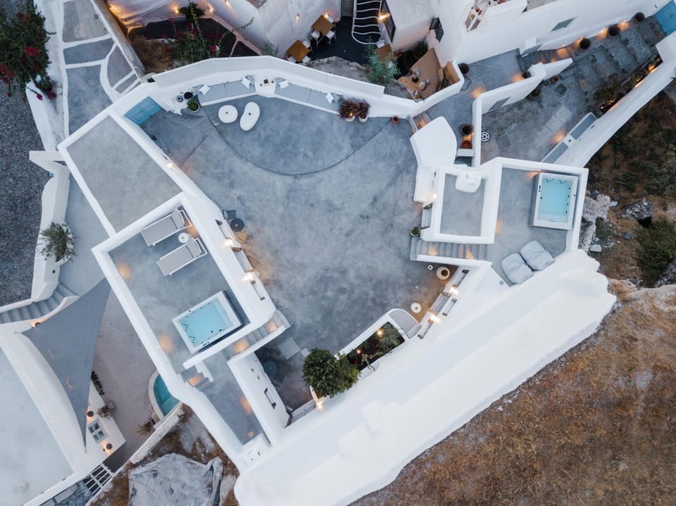 Property building, Bird's eye view, Location