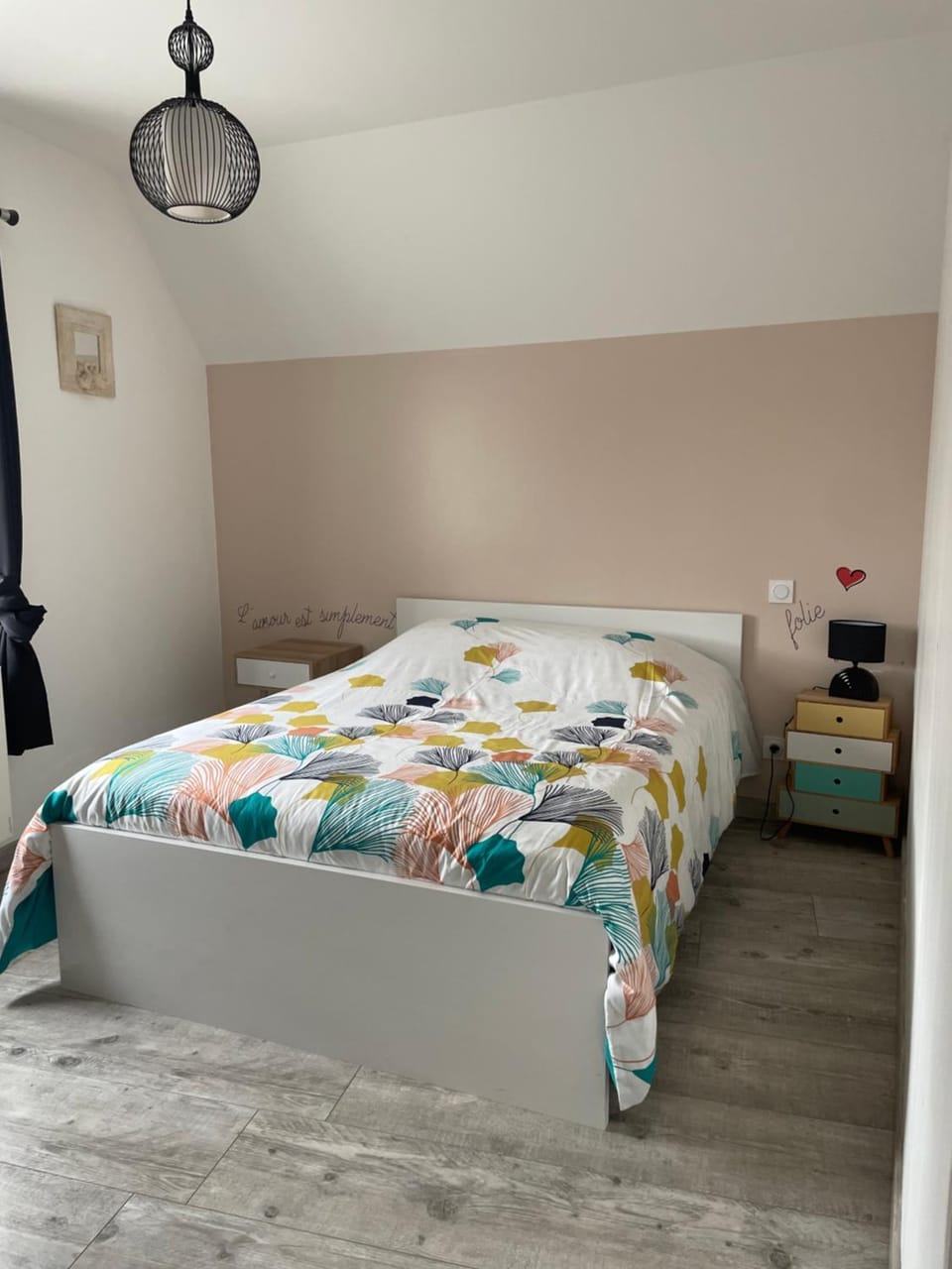 Bed, Photo of the whole room, Bedroom