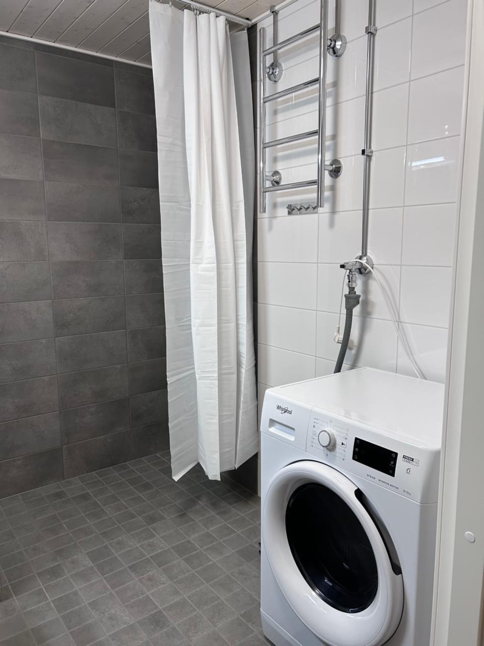 Bathroom, washing machine