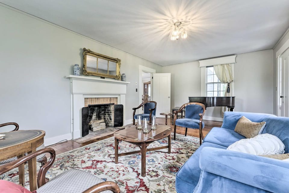 Charming Farmhouse w/ Pool & Fishing Pond! House in Connecticut