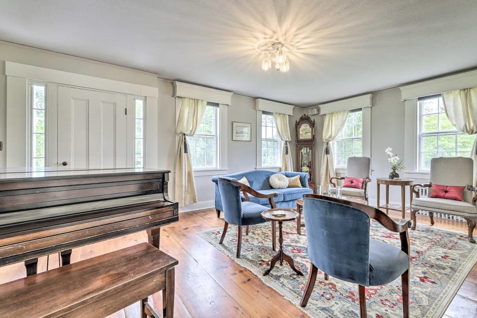 Charming Farmhouse w/ Pool & Fishing Pond! House in Connecticut
