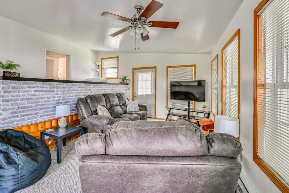 'The Shady Cottage' < 1 Mi to Downtown Millersburg House in Millersburg