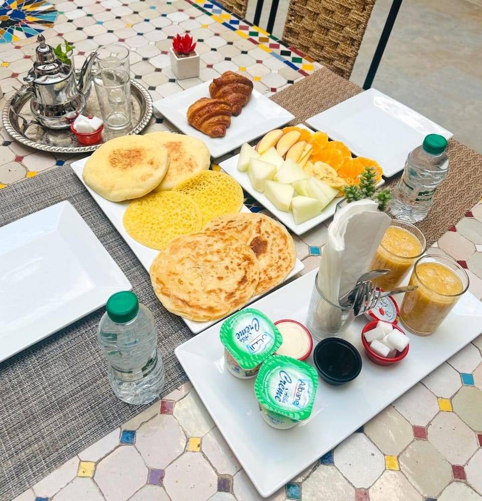 Food and drinks, Breakfast, Continental breakfast