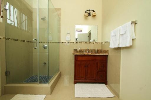 Shower, Bathroom, towels