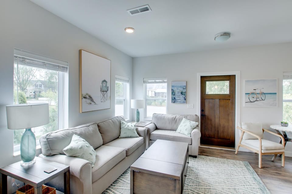 Riverfront Sheboygan Townhome w/ Grill! House in Sheboygan