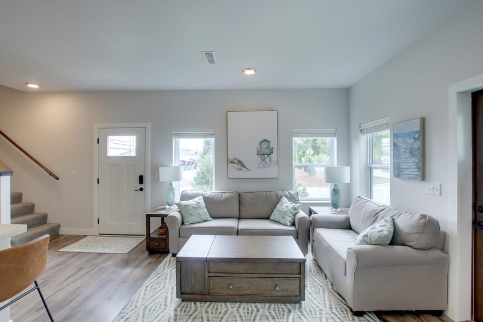 Riverfront Sheboygan Townhome w/ Grill! House in Sheboygan
