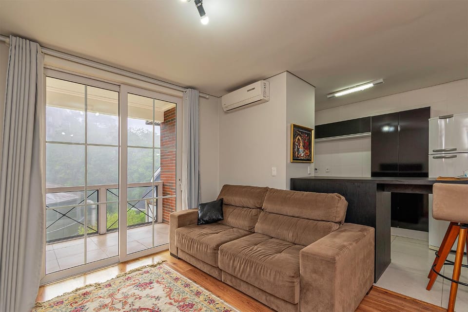 TV and multimedia, Kitchen or kitchenette, Living room, Seating area, Dining area, minibar, oven, pet friendly, air conditioner