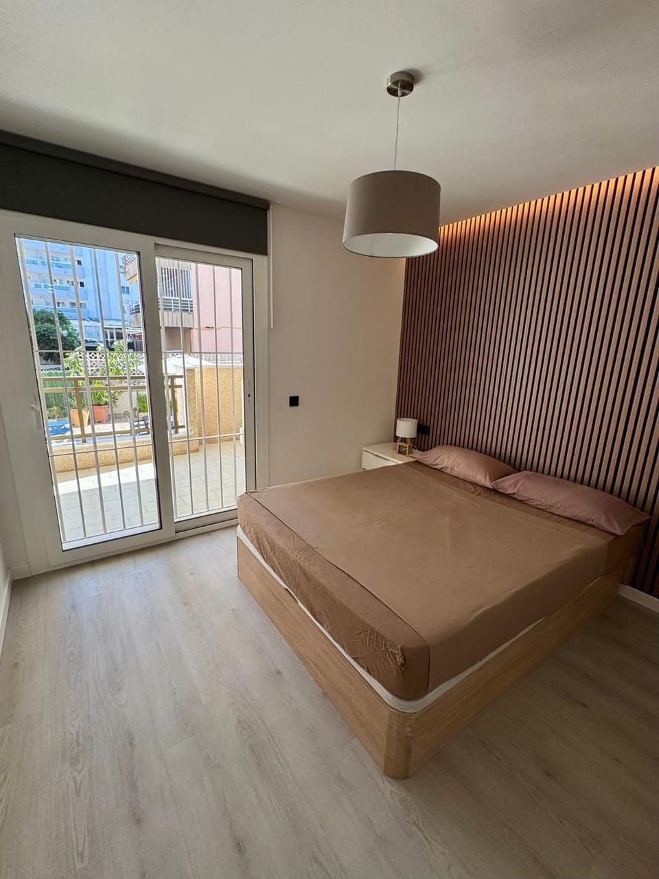 Bed, Balcony/Terrace, Pool view