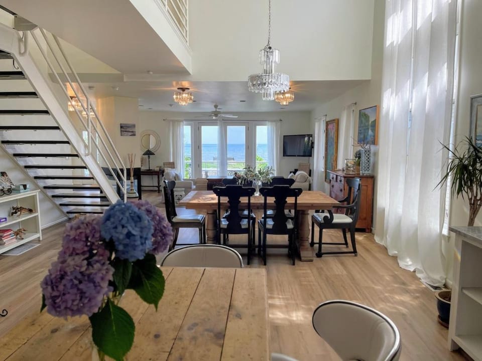 Egg Rock House - 4BR, 4.5BA - Modern Oceanfront House in Lynn