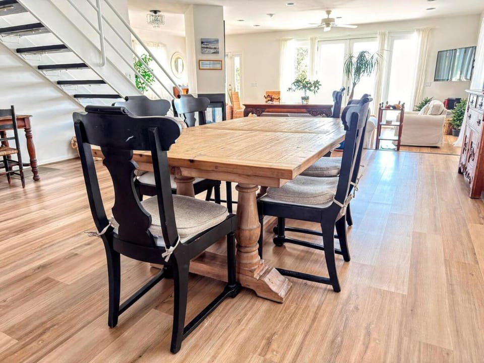 Egg Rock House - 4BR, 4.5BA - Modern Oceanfront House in Lynn