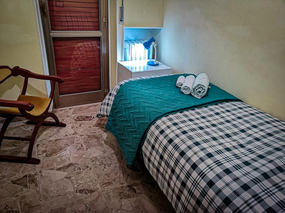 Bedroom, microwave, wardrobe