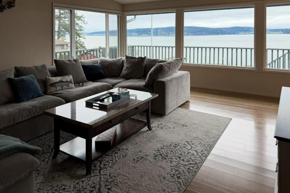 Eagle Eye Retreat House in Camano Island