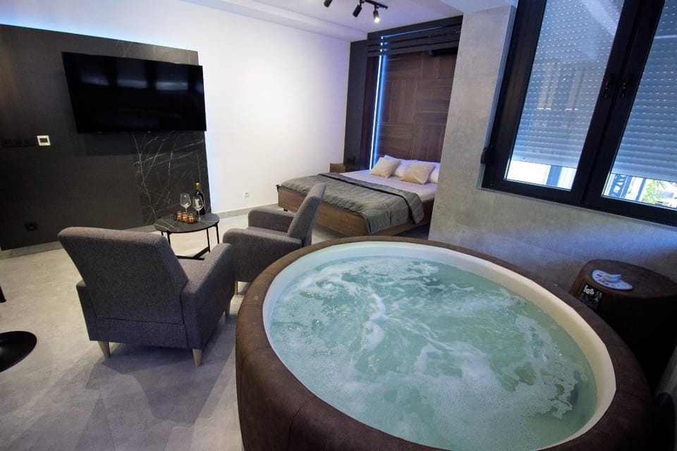 Jacuzzi Sauna SelfCheckIn Mystic Apartment in Mostar