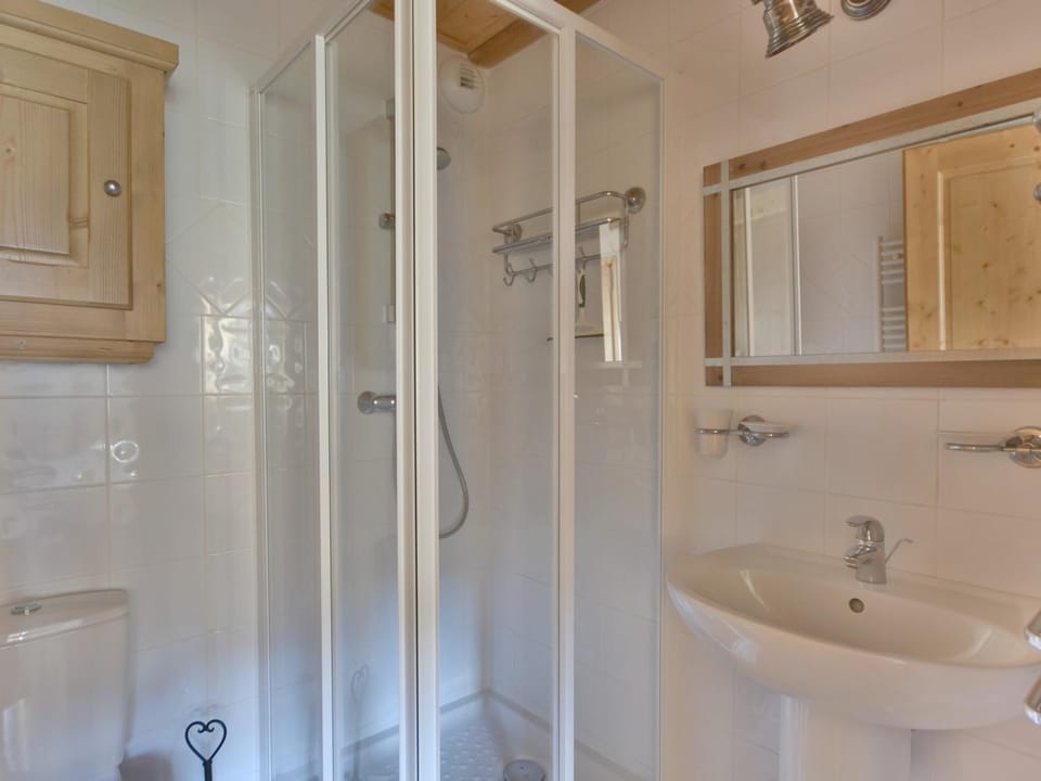 Superbe Duplex 8 pers, Terrasse, Casiers Ski, Parking, Proche des Pistes et Centre, Les Gets - FR-1-685-27 Apartment in Les Gets