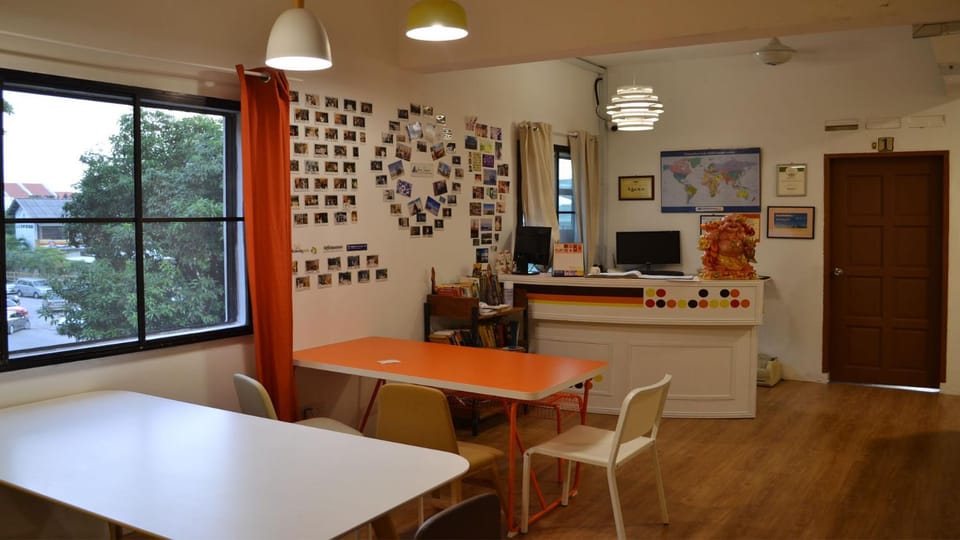 Lobby or reception, Seating area, air conditioner