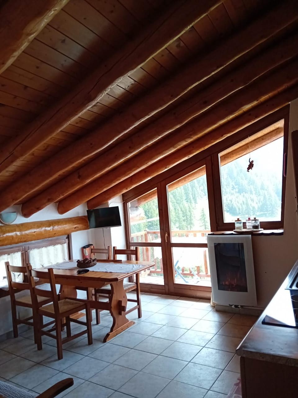 Appartamento incantevole con vista sulla vallata Apartment in Aosta Valley, Italy