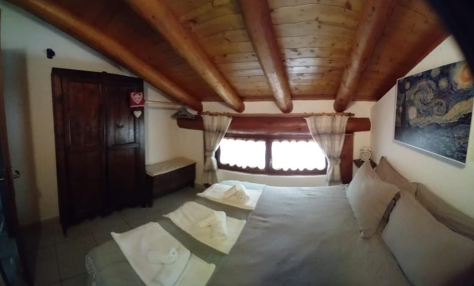Appartamento incantevole con vista sulla vallata Apartment in Aosta Valley, Italy