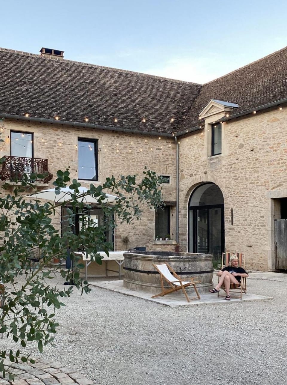 Property building, Patio, Facade/entrance