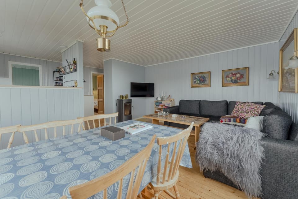 Living room, Seating area, Dining area, Sea view
