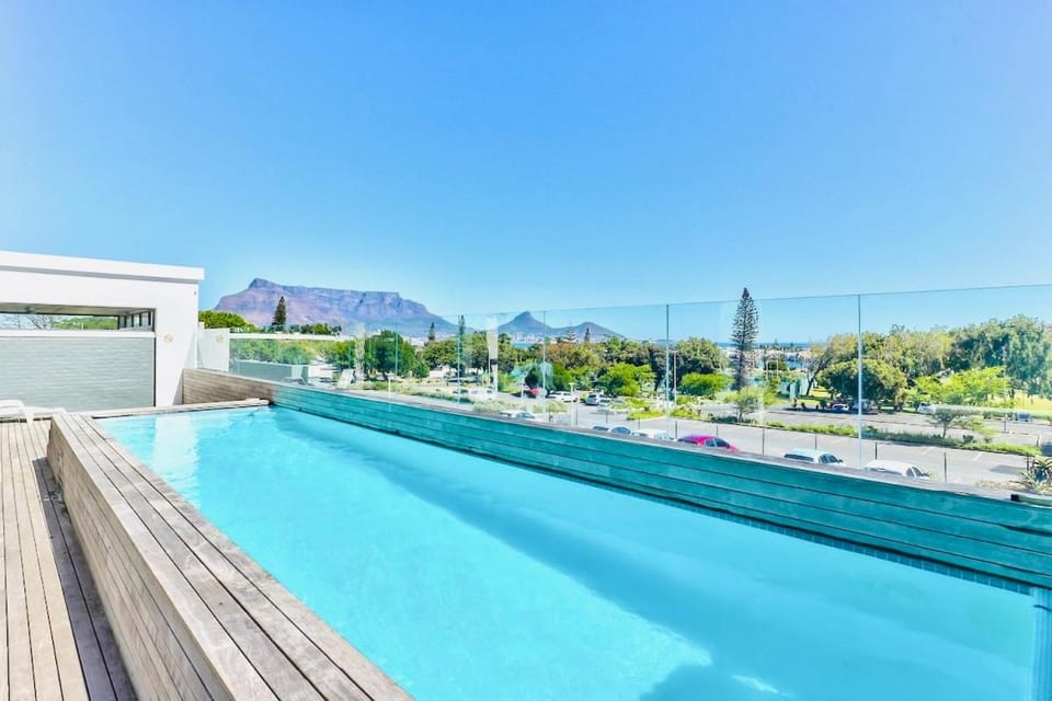 2 Bedroom Secure Pool Strong WiFi Apartment in Cape Town