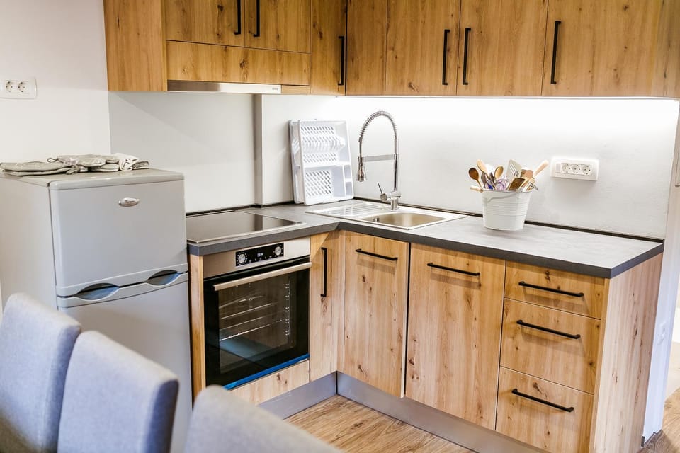 Kitchen or kitchenette, pet friendly, pet friendly, kitchen, kitchen