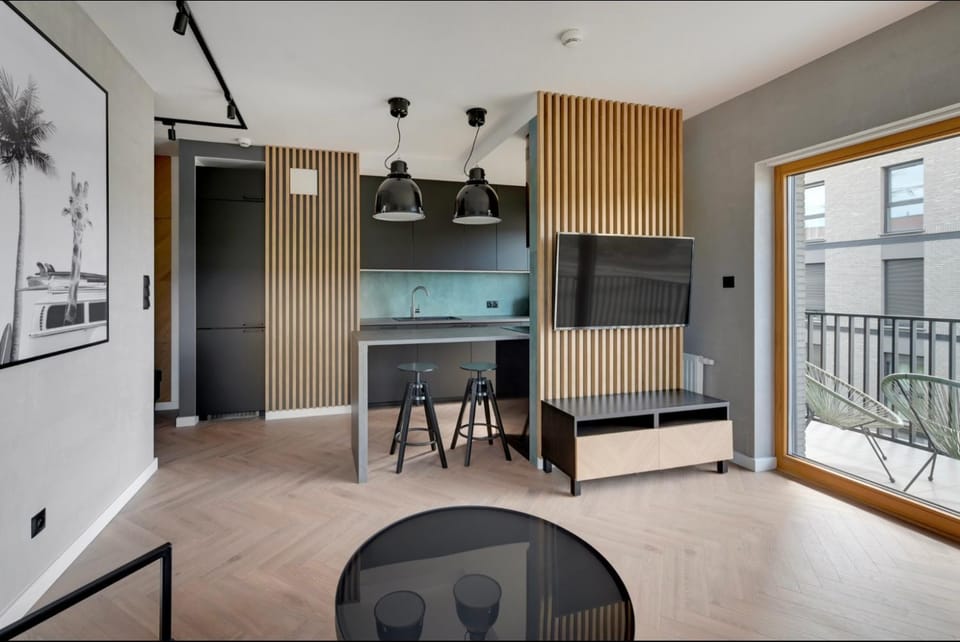 TV and multimedia, Kitchen or kitchenette, Living room, Seating area, Dining area