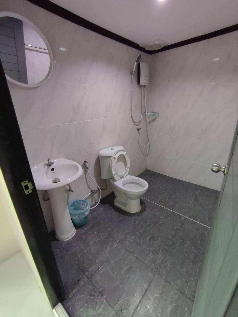 Shower, Toilet, Bathroom