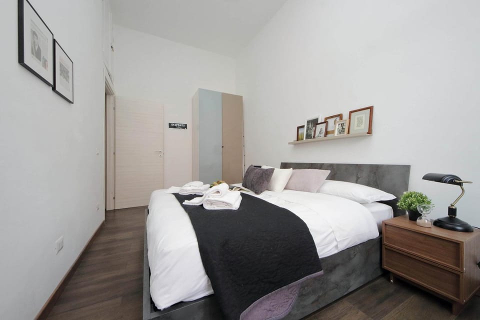 Bed, Photo of the whole room, Bedroom, wardrobe
