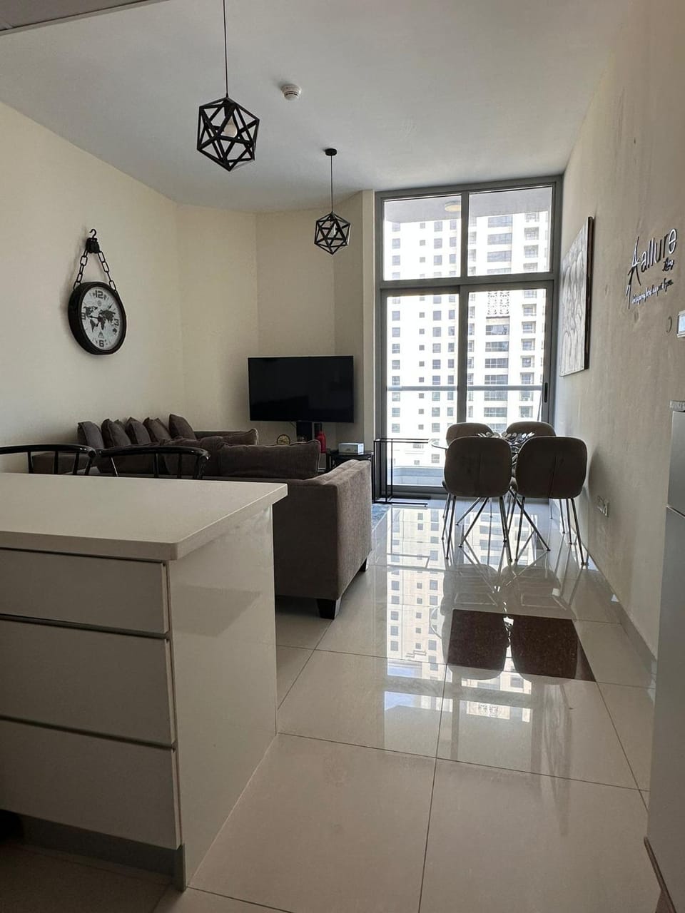 TV and multimedia, Kitchen or kitchenette, Living room