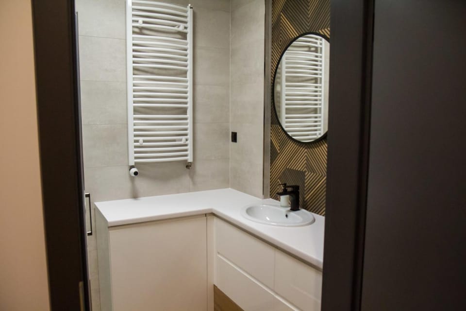 Bathroom, Bath