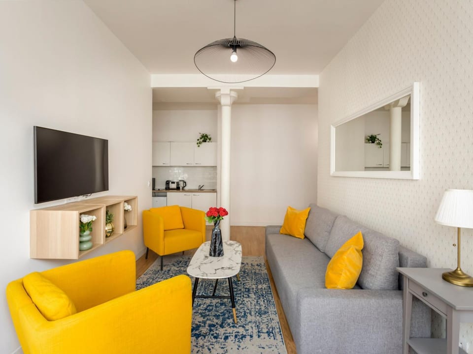 Communal lounge/ TV room, TV and multimedia, Living room
