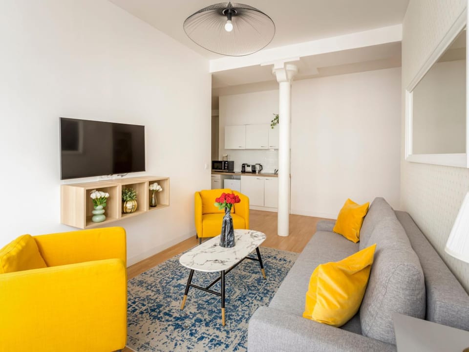 Communal lounge/ TV room, TV and multimedia, Living room, Seating area