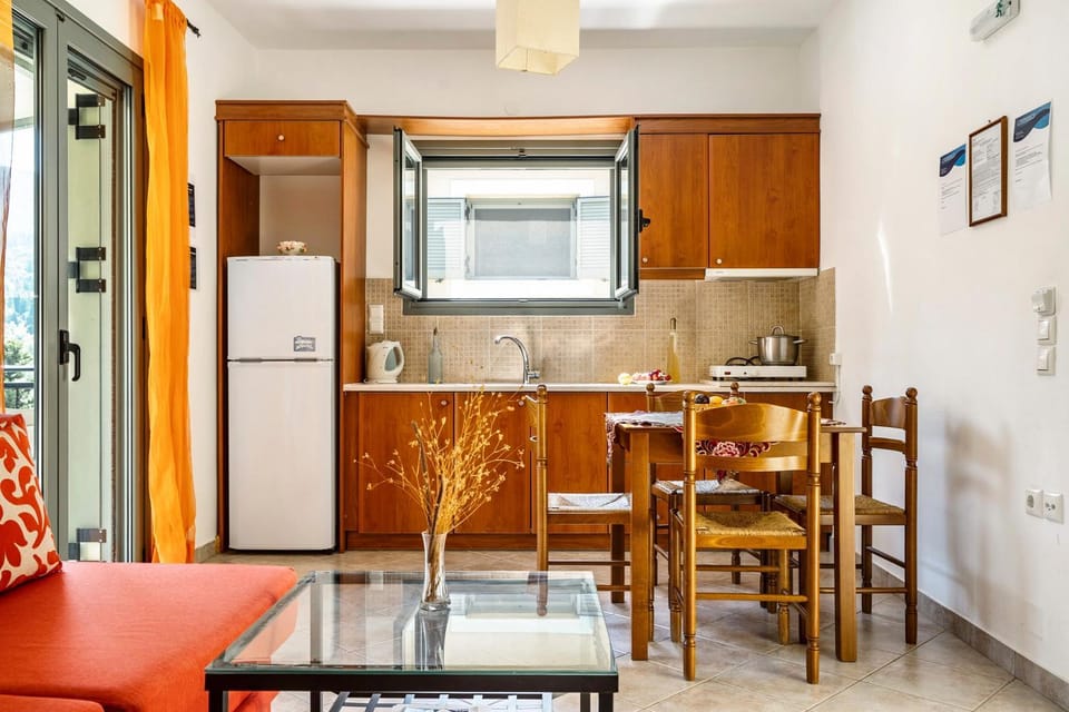 Property building, Kitchen or kitchenette, Living room