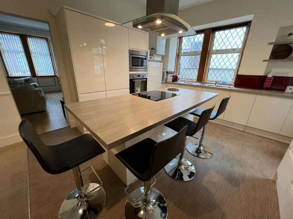 Kitchen or kitchenette, Dining area, stove, kitchen