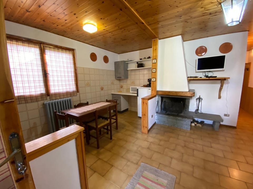 TV and multimedia, Dining area, flat iron, minibar