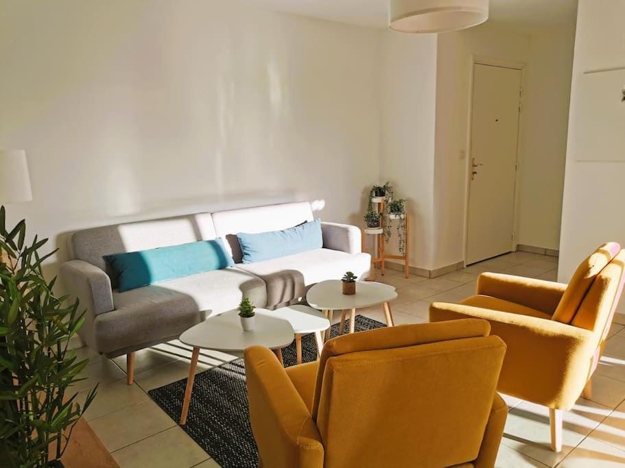 Casteljaloux Appartement 2 chambres balcon parking résidence calme Apartment in Casteljaloux
