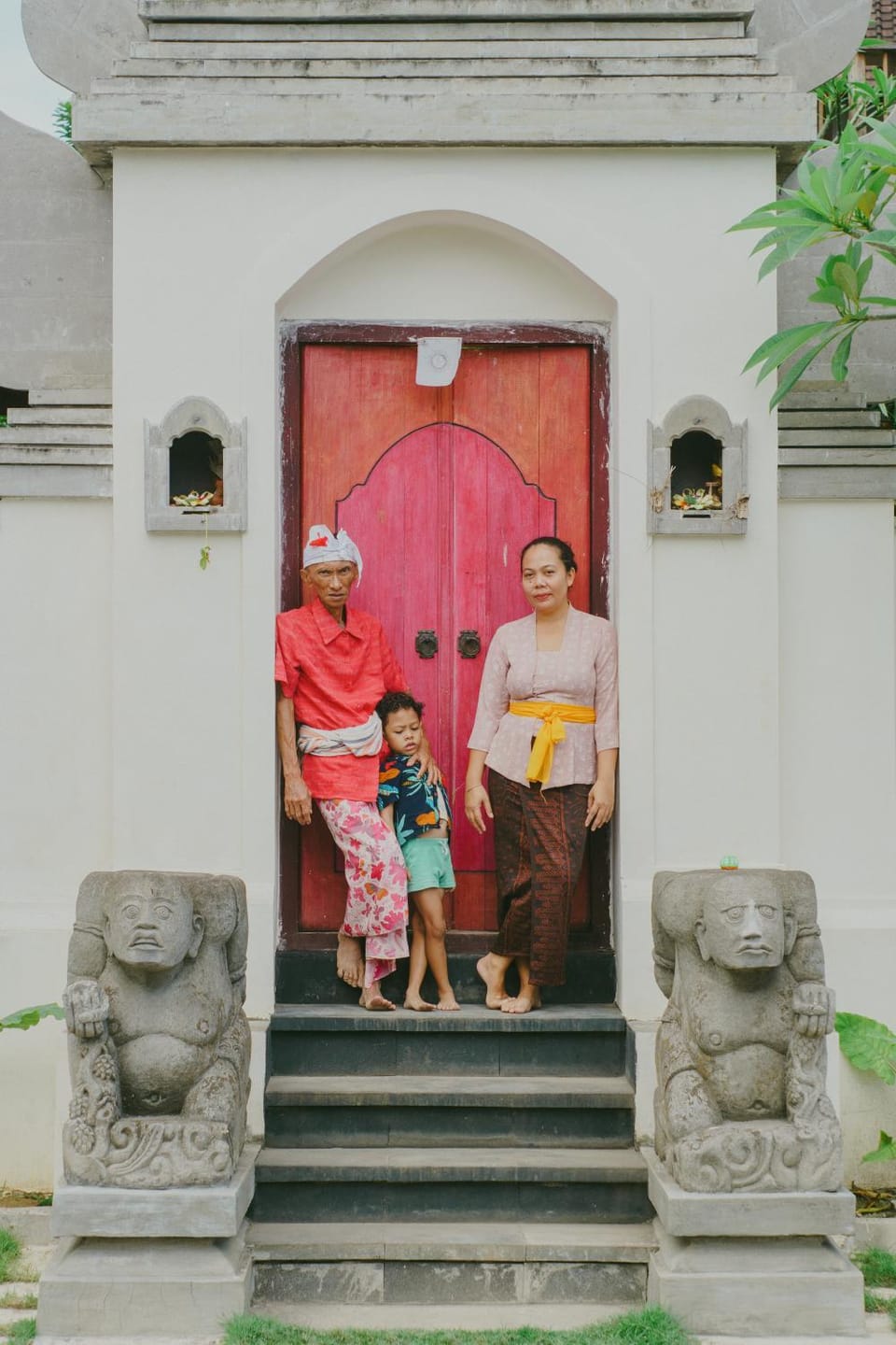 Property building, Facade/entrance, People, group of guests