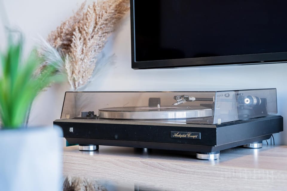 TV and multimedia, Decorative detail
