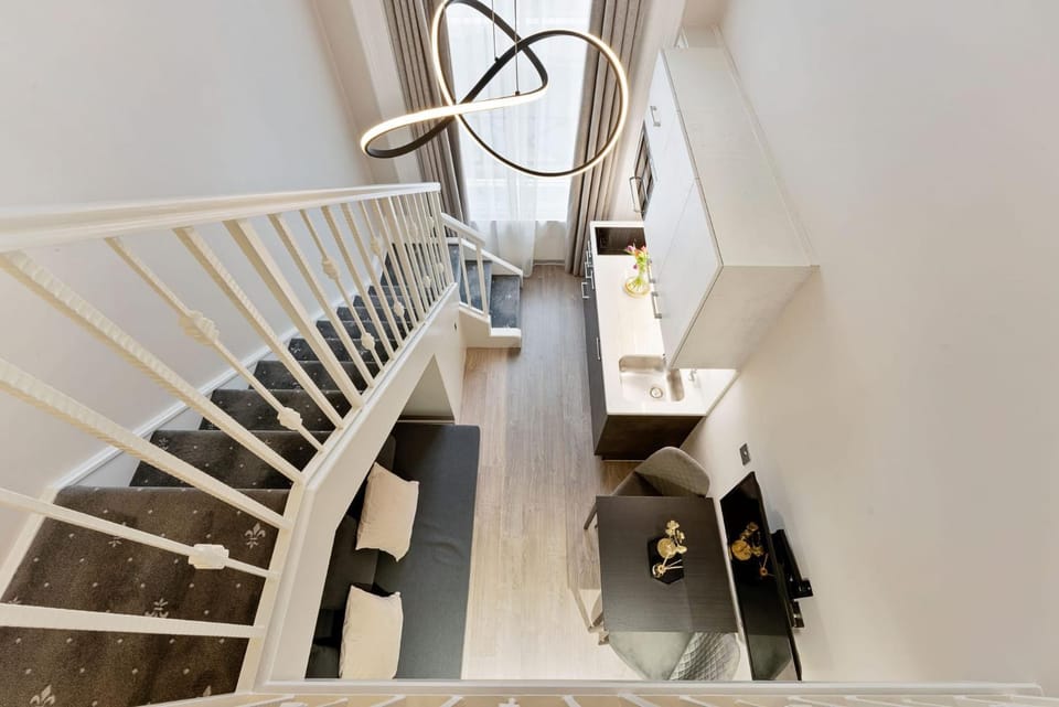 Photo of the whole room, Dining area