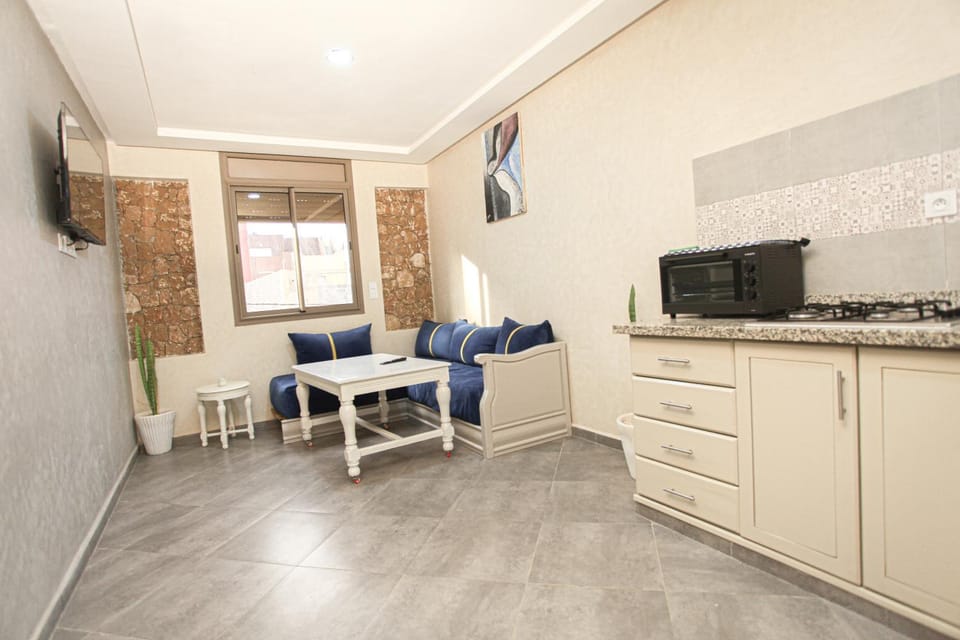 TV and multimedia, Kitchen or kitchenette, Living room, Seating area, Dining area, minibar, oven