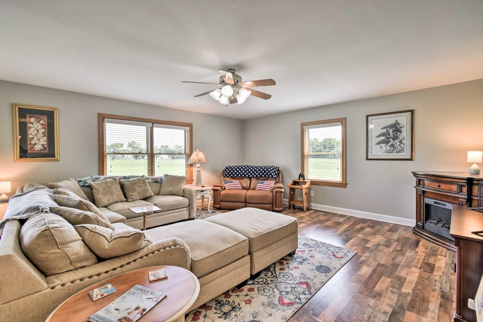 Pet-Friendly Woodsy Gem: 1/4 Mi to Chesapeake Bay House in Virginia