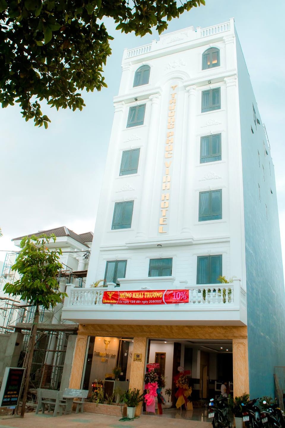 Property building, Day
