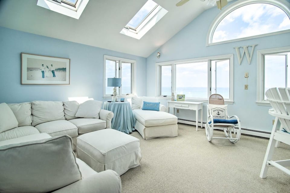 2 Decks + Beach Access: Oceanfront Getaway! House in Ocean Bluff Brant Rock