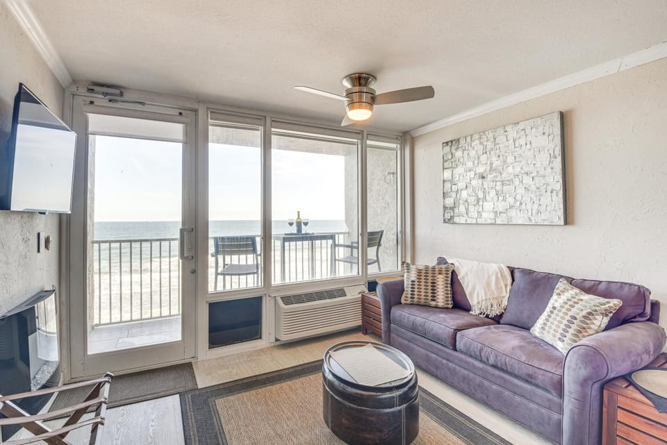 Daytona Beach Retreat: Beach Access! Apartment in Daytona Beach Shores