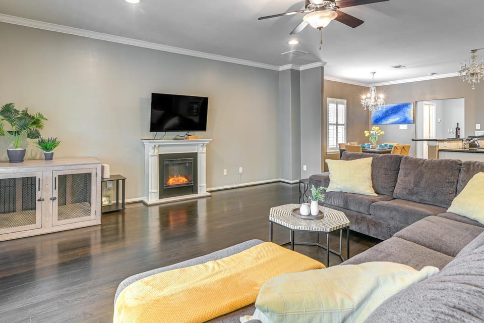 Spacious Houston Heights Home < 6 Mi to Downtown! House in Harris County