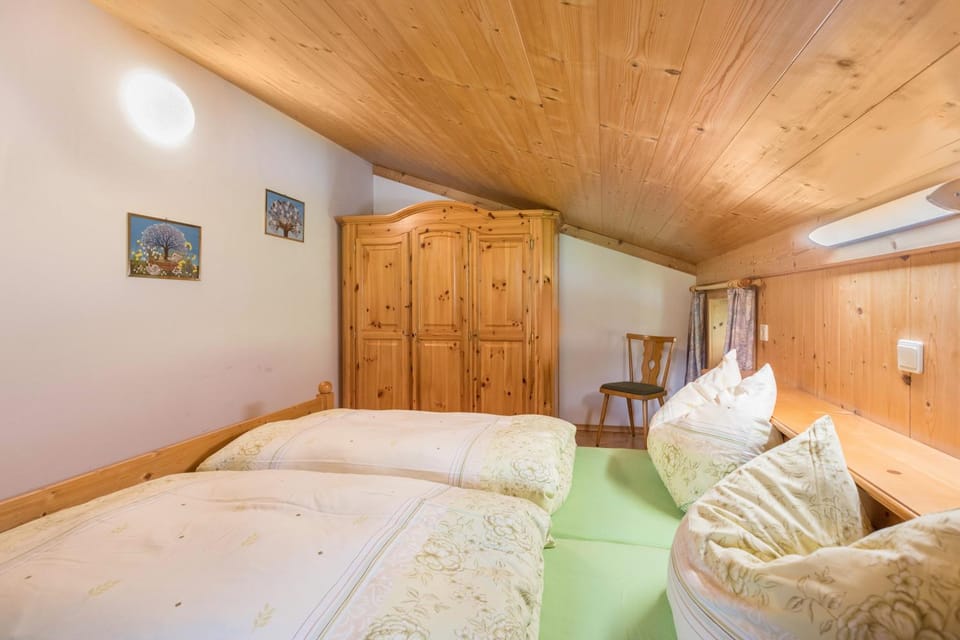 Property building, Living room, Bedroom