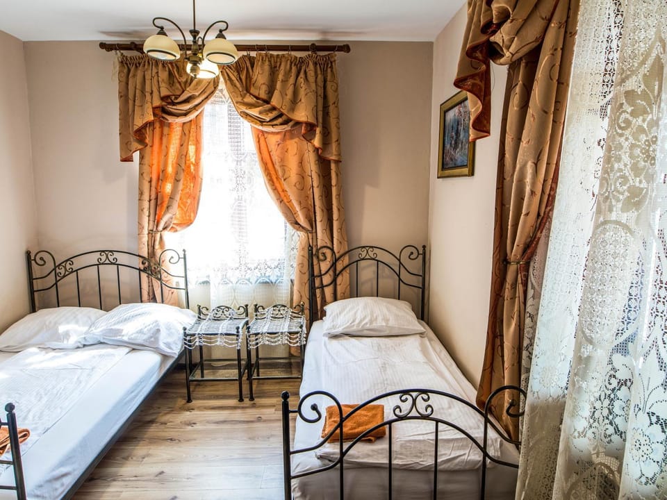 Bed, View (from property/room), Photo of the whole room, Bedroom, Garden view, towels