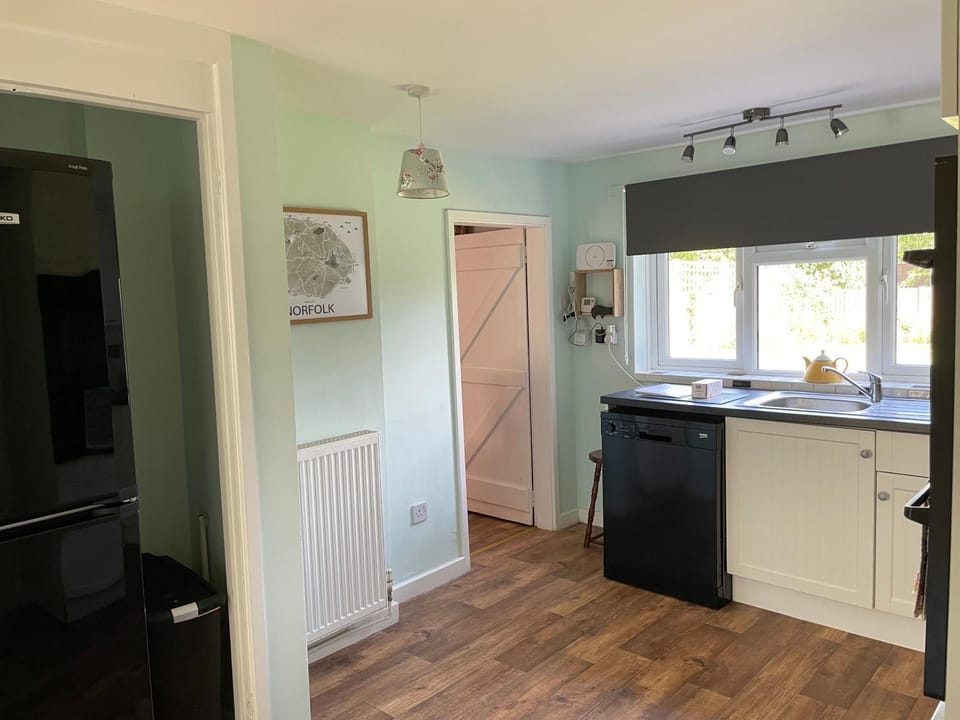 Betty's Cottage - Traditional Norfolk Farm Cottage House in North Norfolk District