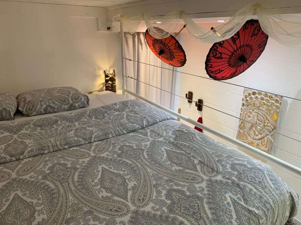 Bed, Decorative detail, Bedroom